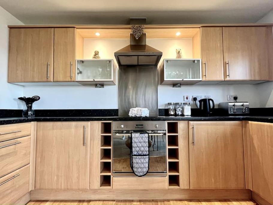 Beachfront Bliss With Spectacular Views Llanelli Exterior photo