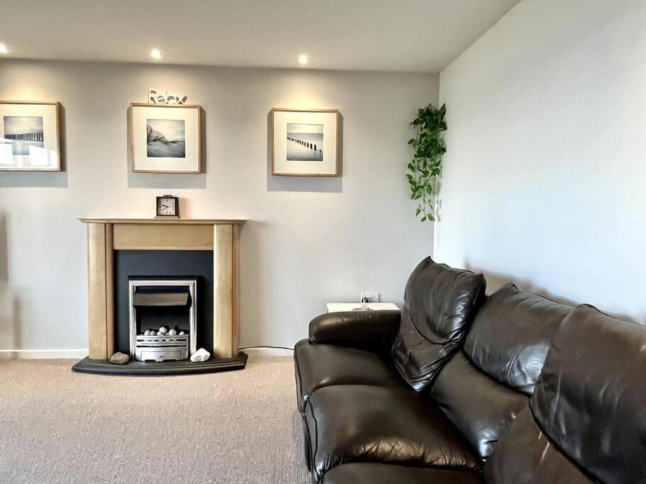 Beachfront Bliss With Spectacular Views Llanelli Exterior photo
