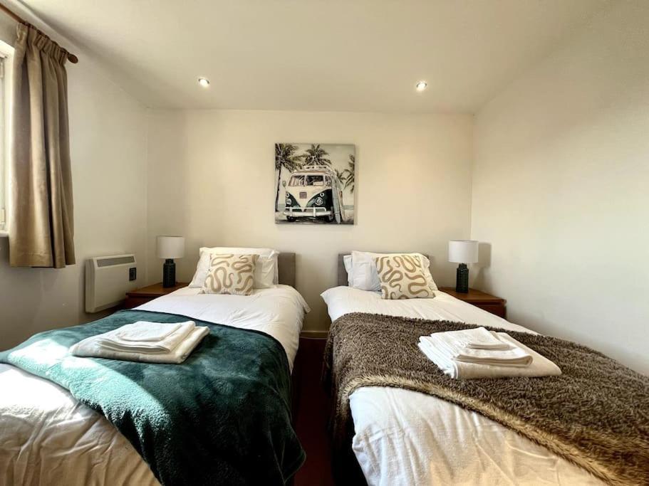 Beachfront Bliss With Spectacular Views Llanelli Exterior photo